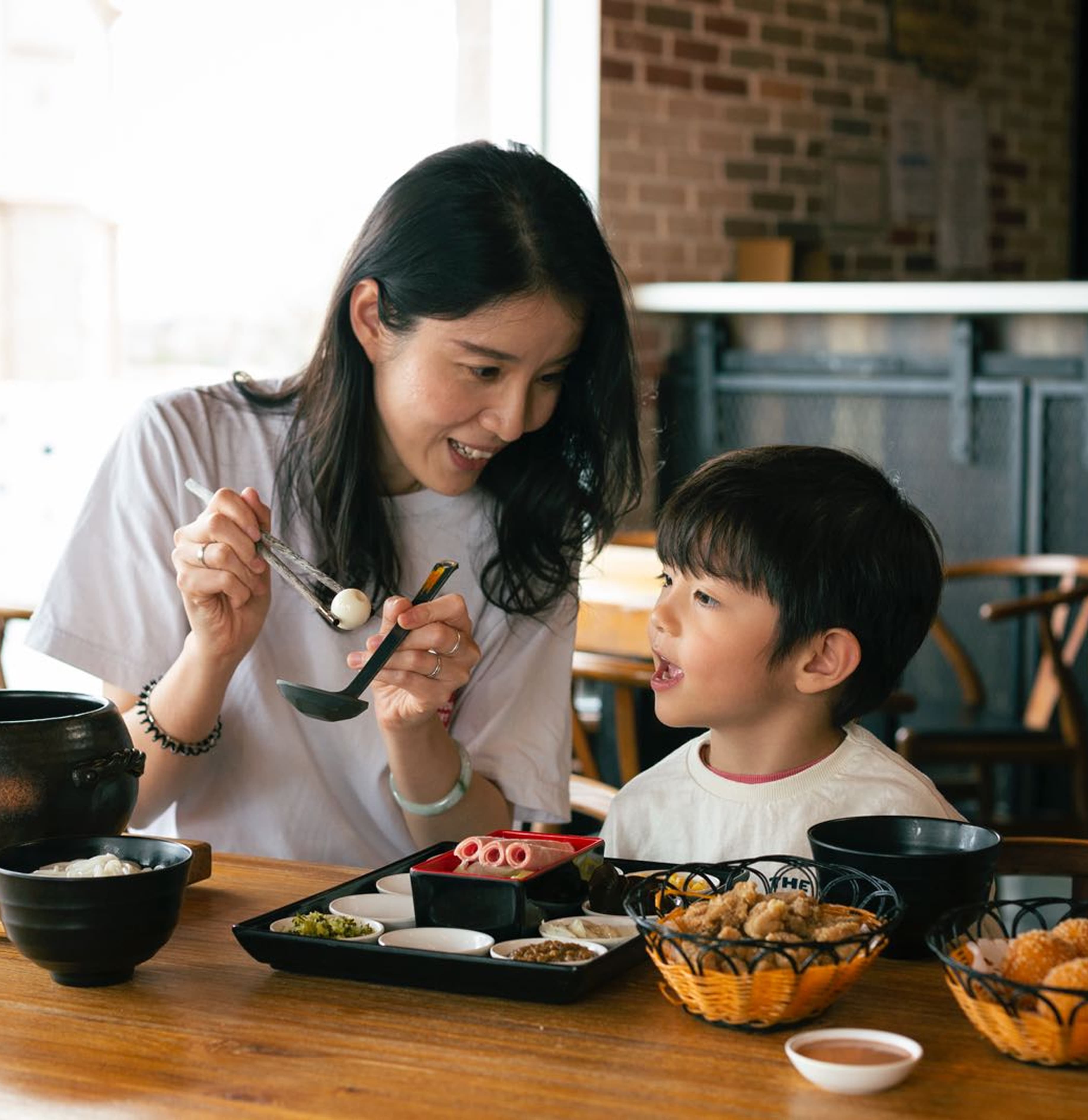 Family sharing Yunshang Rice Noodle