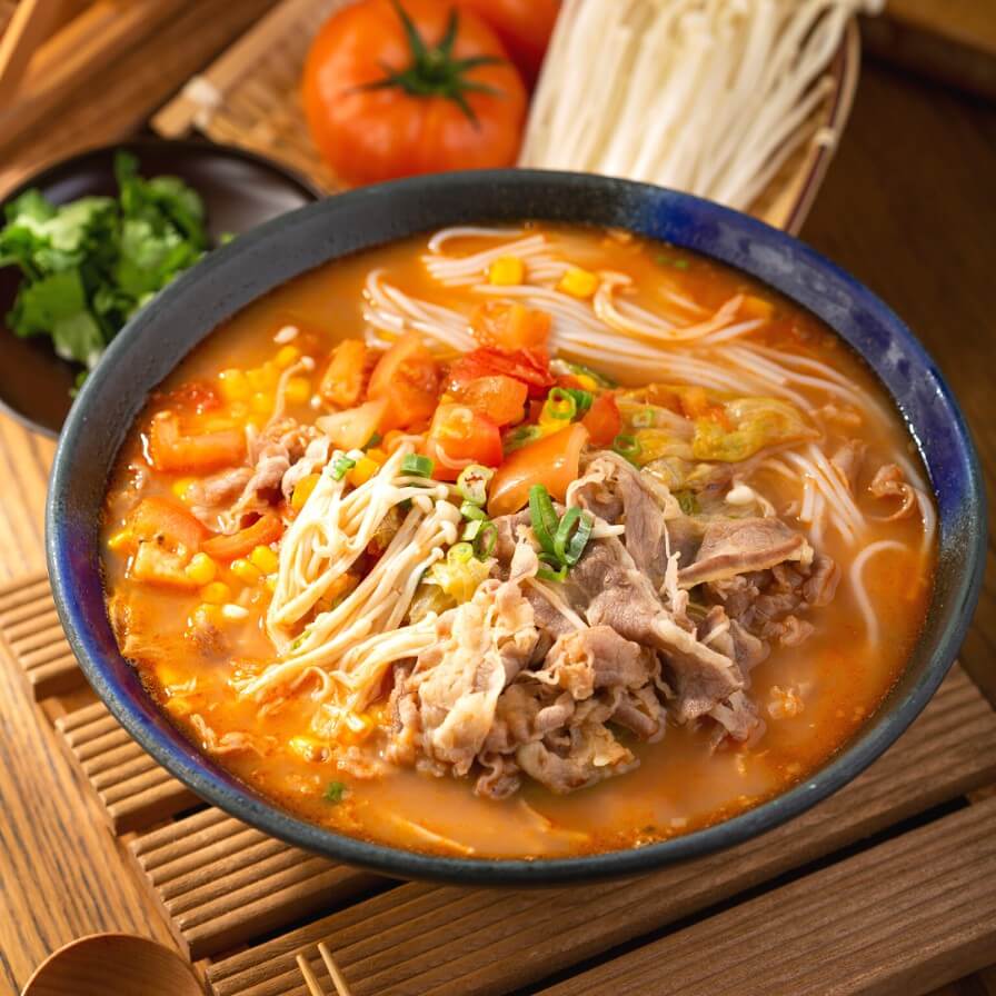 Tomato Rice Noodle Soup With Beef & Enoki Mushroom